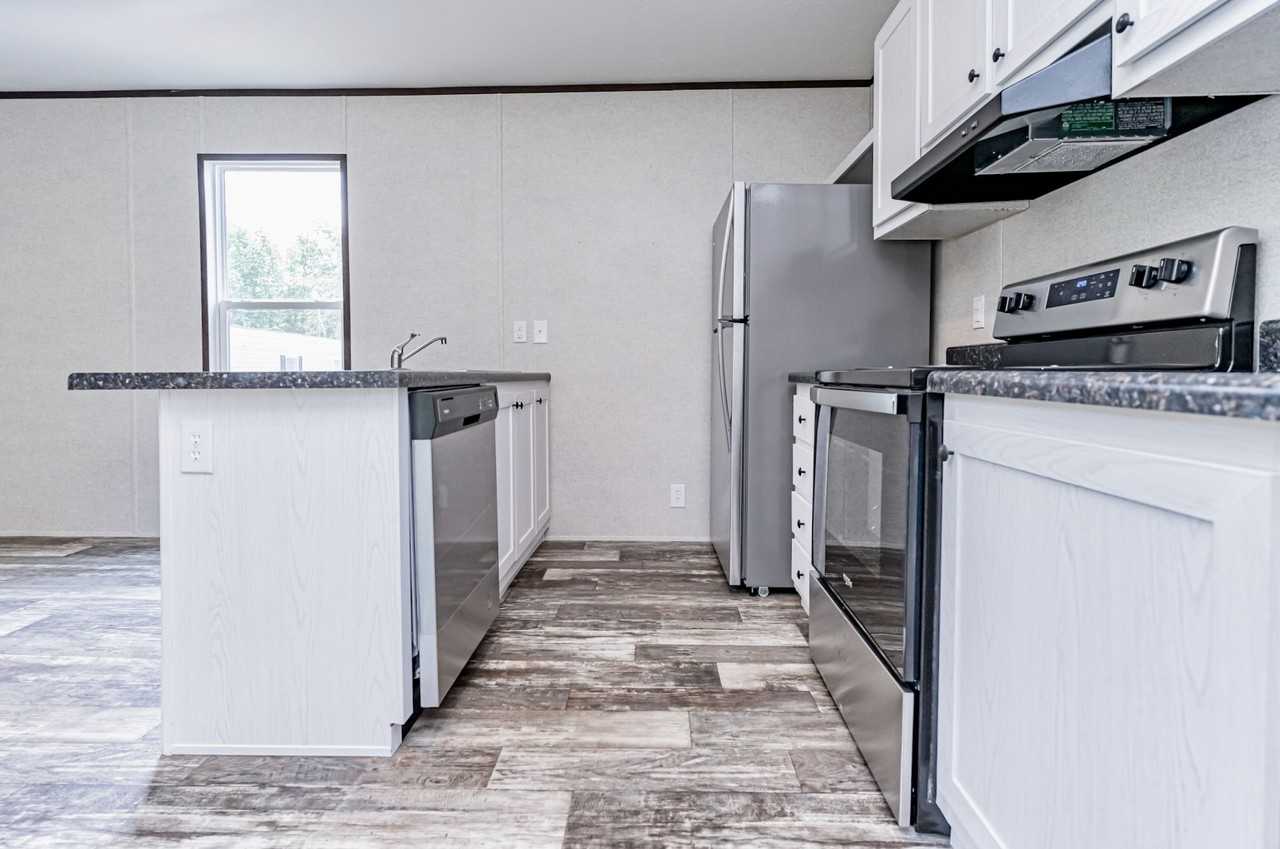 923 W Lee Rd #8 - Photo 4 of 10