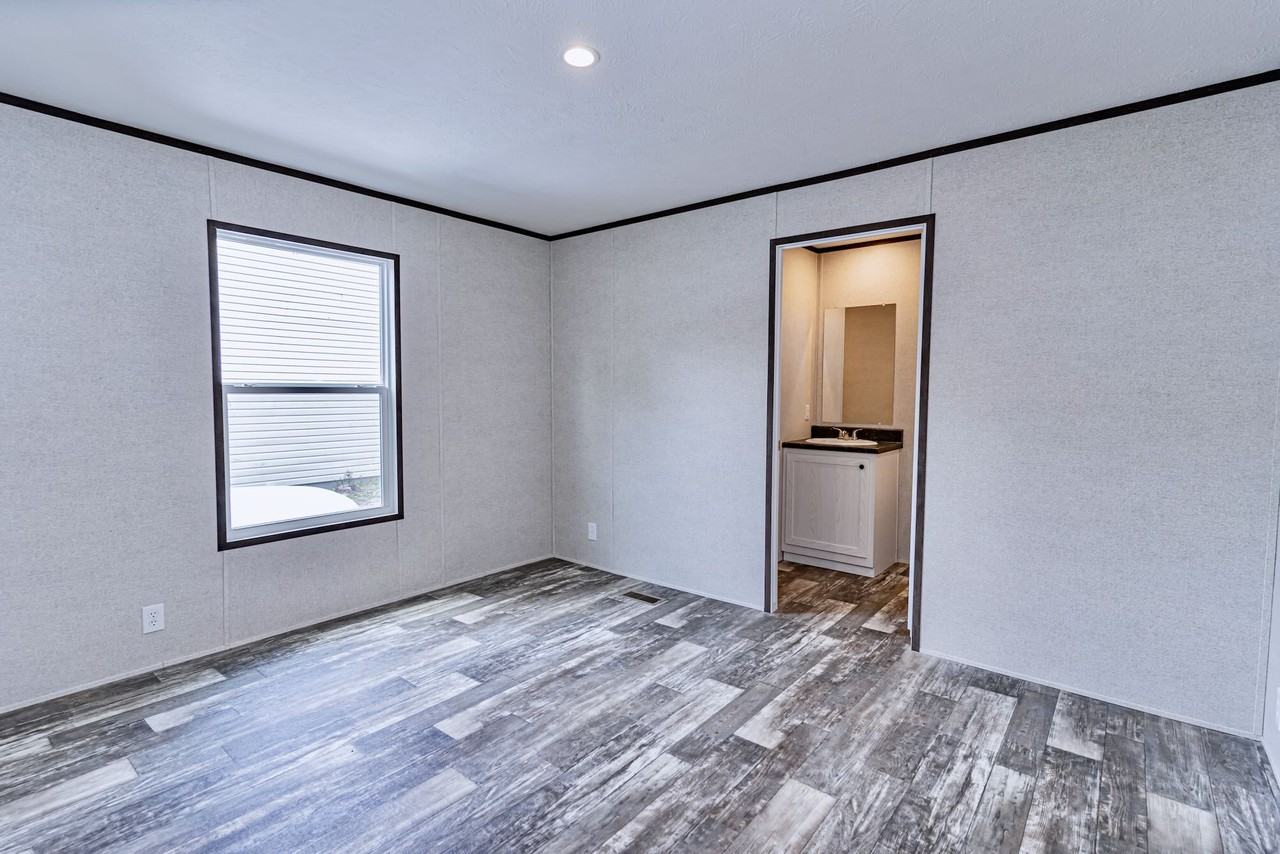 923 W Lee Rd #8 - Photo 6 of 10