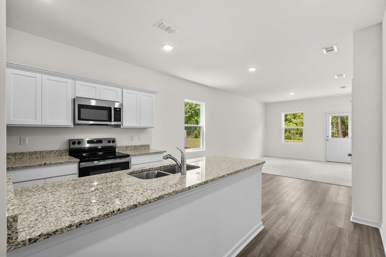 450 Castillo Dr #1 - Photo 5 of 40