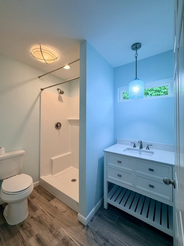 2208 E 3rd St #1 - Photo 4 of 13