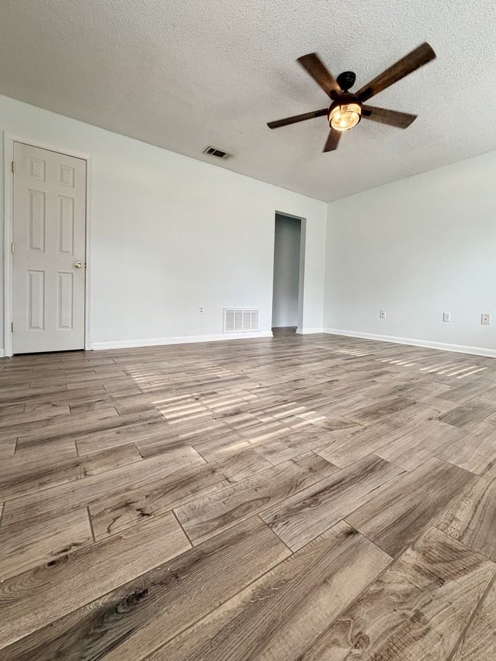 2208 E 3rd St #1 - Photo 7 of 13