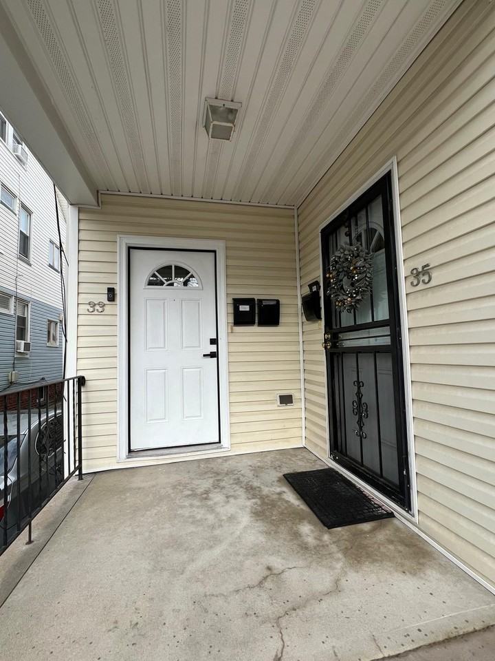 33 Harding Ter #2 - Photo 2 of 16