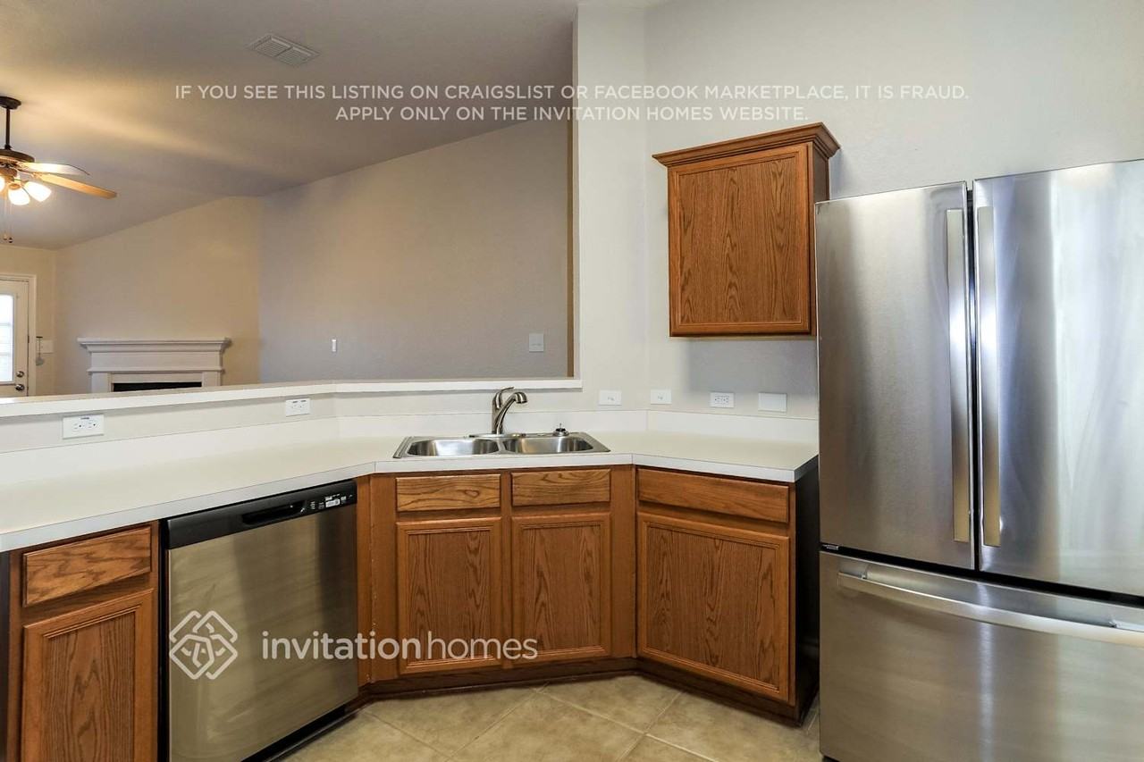 2815 Arabian Ln - Photo 7 of 17