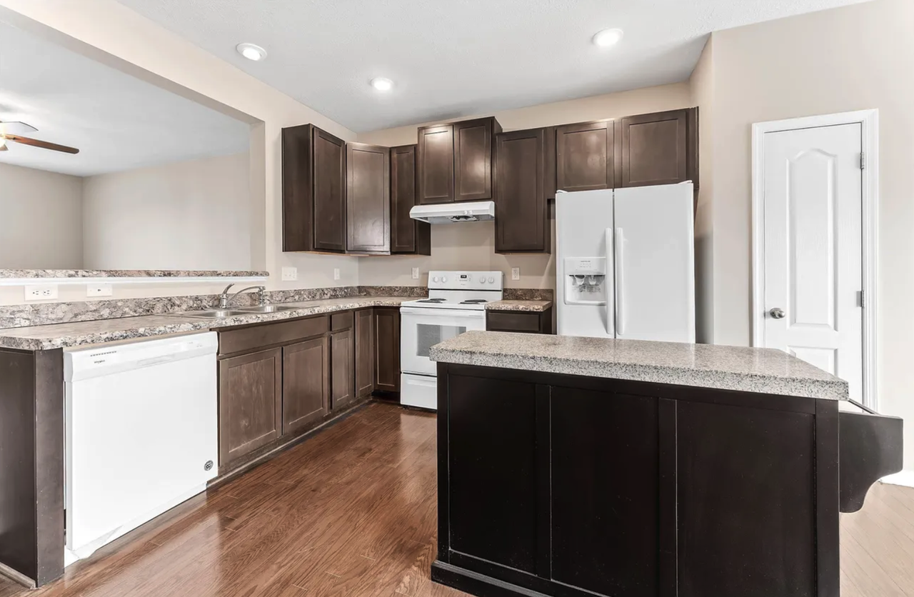 138 Inlet Street - Photo 5 of 21