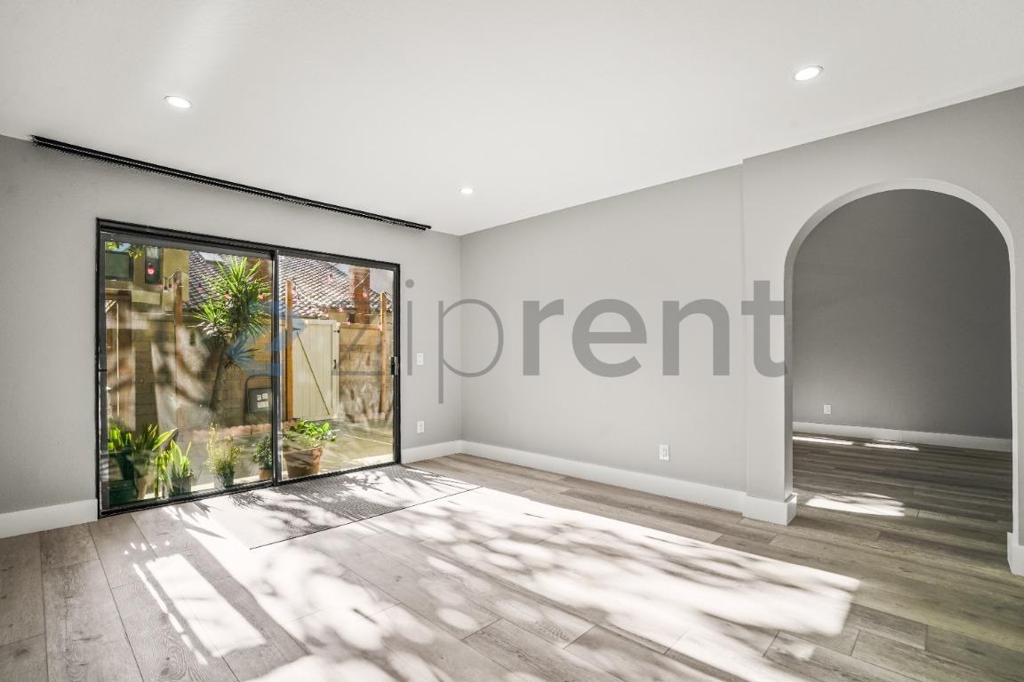 16810 Picadilly Ln - Photo 2 of 38
