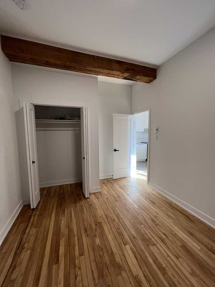 139 St. Paul West - Photo 6 of 32