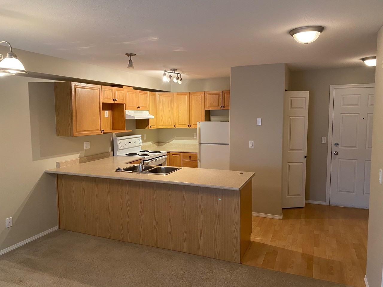 9245 Edward St - Photo 4 of 7