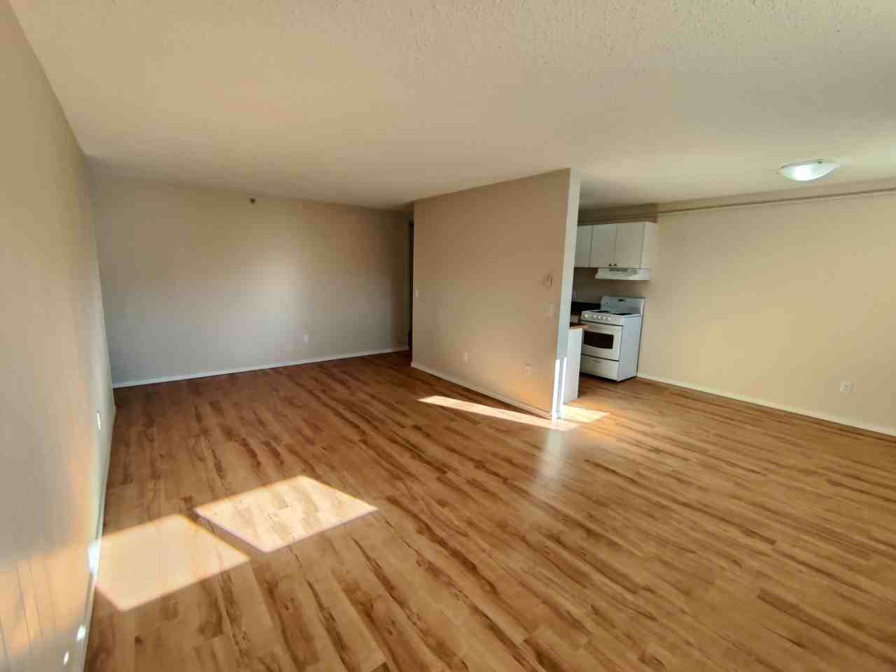 Highland Court - Photo 3 of 8