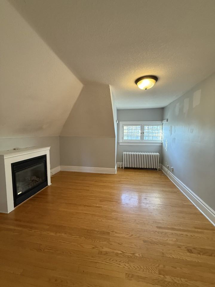 5-61 Paisley Street - Photo 5 of 6