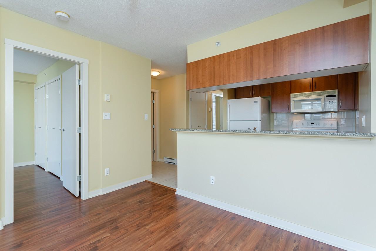 University MarketPlace Apartments - Photo 3 of 12