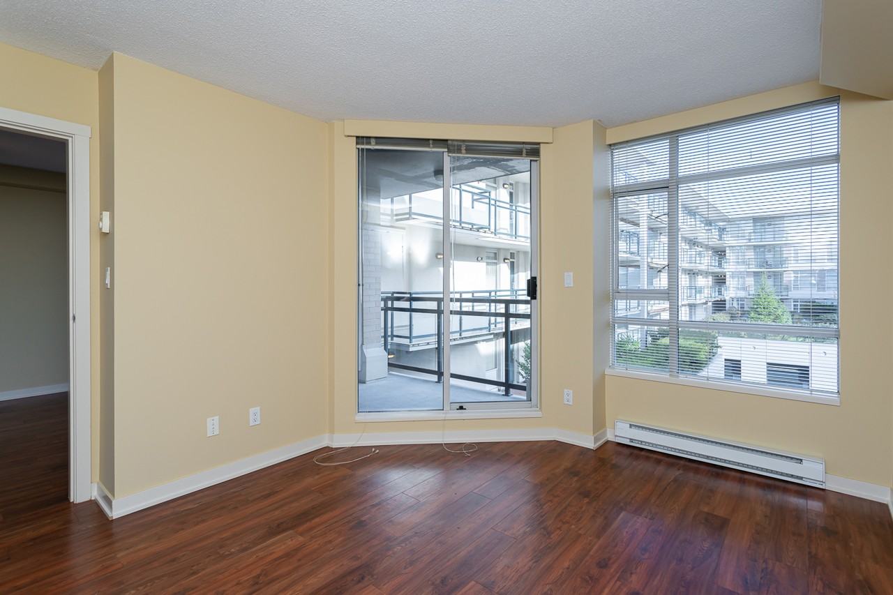 University MarketPlace Apartments - Photo 7 of 12