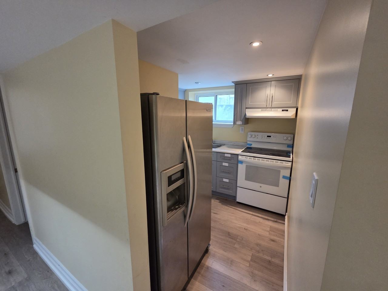 77 Woodlawn Road, Lower Unit, Welland - Photo 6 of 7