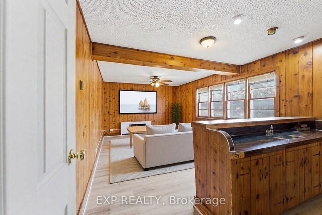 8 Reynolds Crescent - Photo 4 of 15