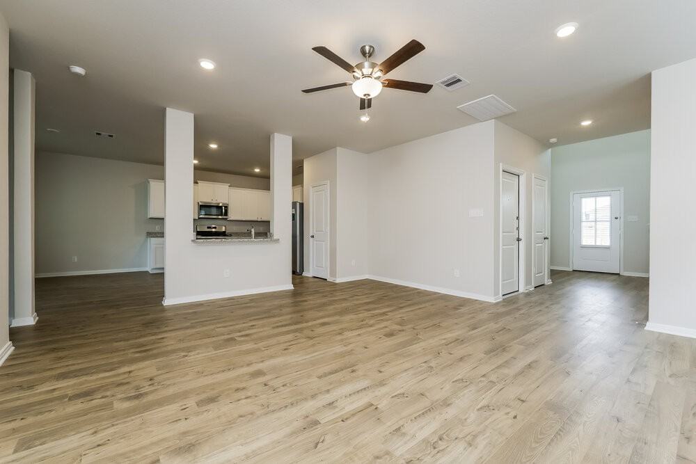 16435 Honeysuckle Hill Dr - Photo 5 of 17