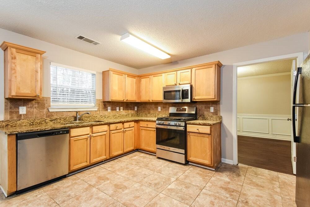 187 Baywood Xing - Photo 6 of 17