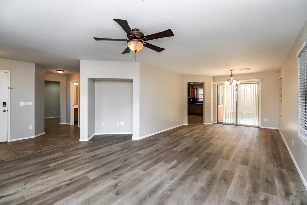 2523 E Bart St - Photo 5 of 17