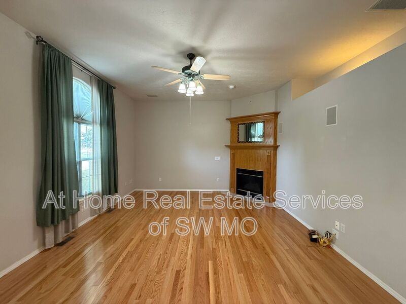 144 S Cedar Heights Dr - Photo 2 of 15