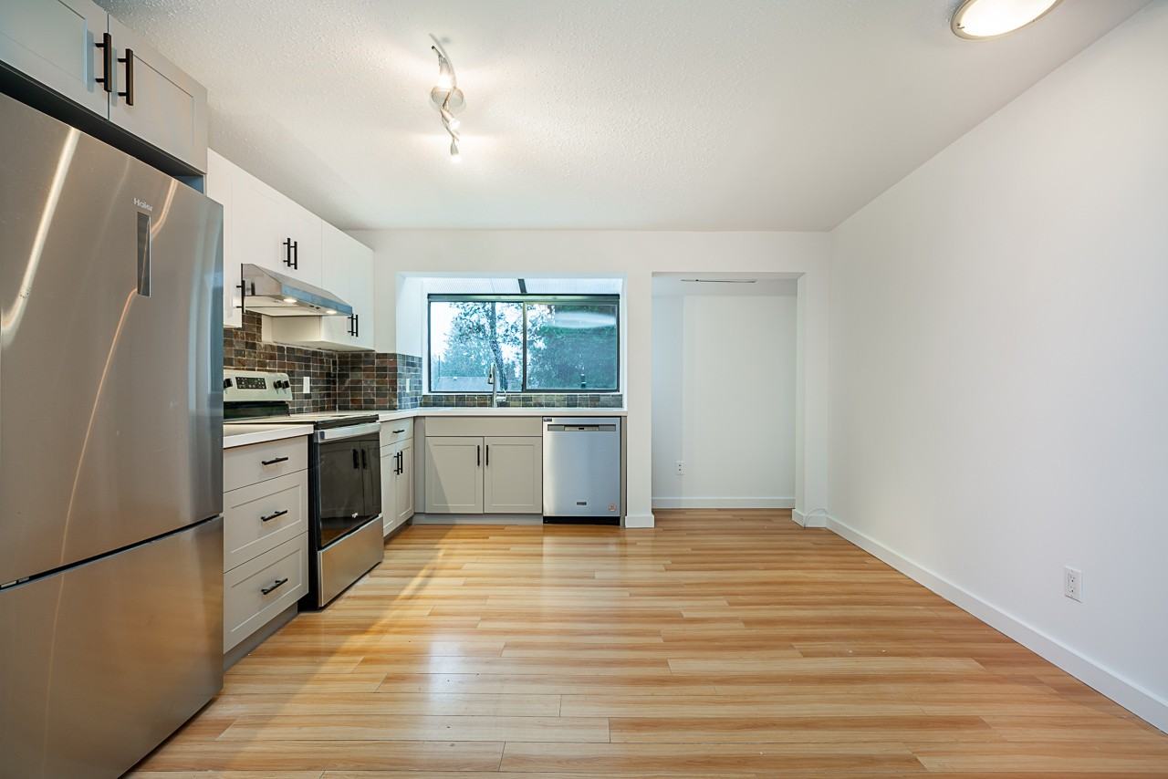 261 Osborne Road East - Photo 2 of 13