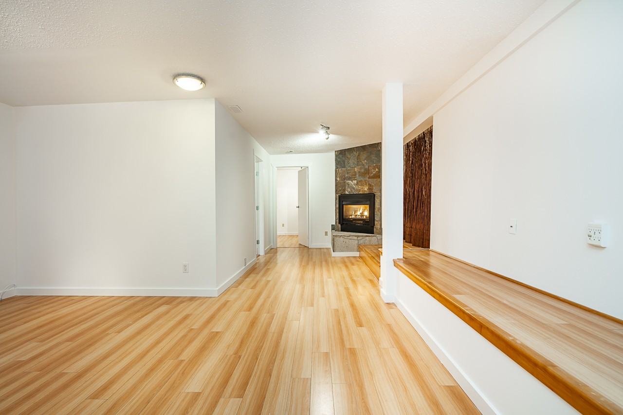 261 Osborne Road East - Photo 3 of 13