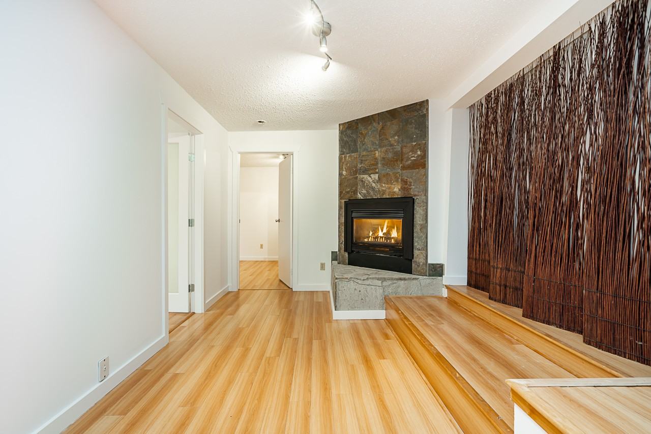 261 Osborne Road East - Photo 4 of 13
