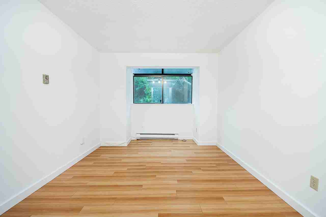 261 Osborne Road East - Photo 5 of 13