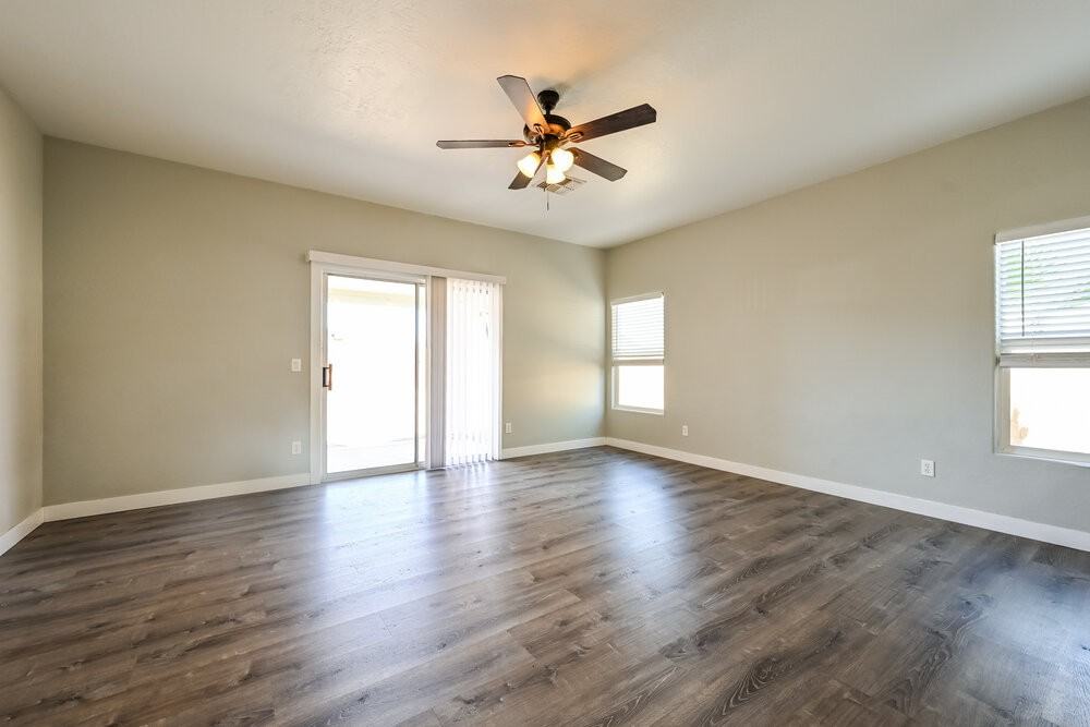 15370 W Acapulco Ln - Photo 3 of 16