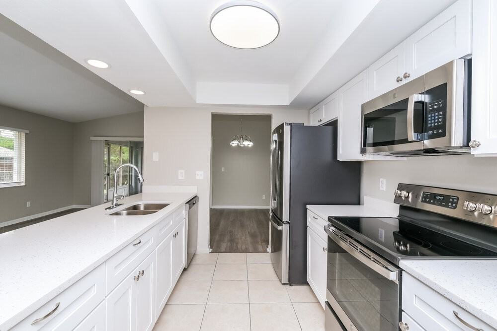 10142 Bannister St - Photo 7 of 19