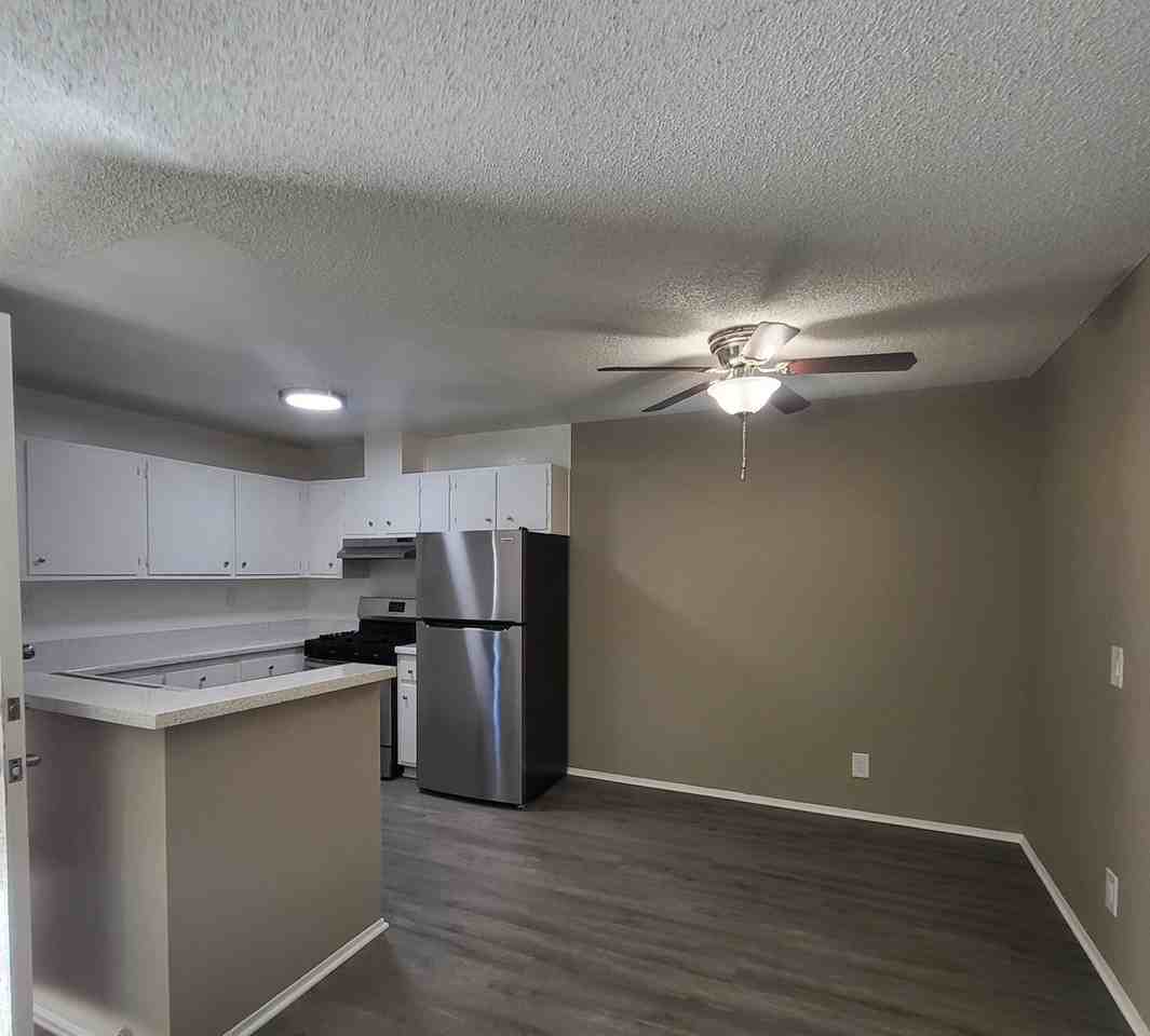 652 Moss St - Photo 2 of 49