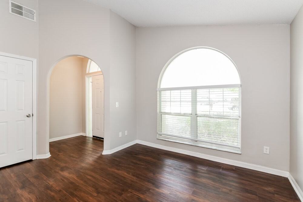 16329 Coopers Hawk Ave - Photo 3 of 16