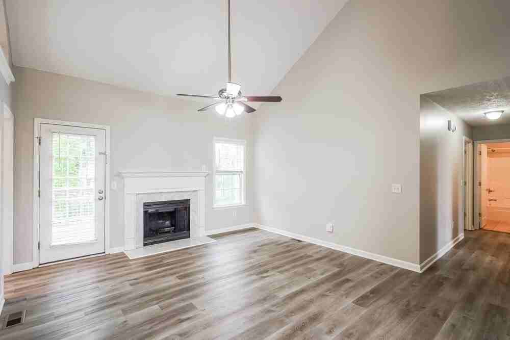 3613 Shorewind Bay - Photo 5 of 17