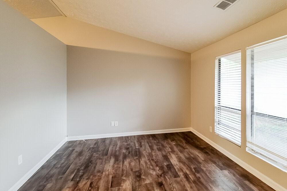 5164 Galbraith Cir - Photo 6 of 21