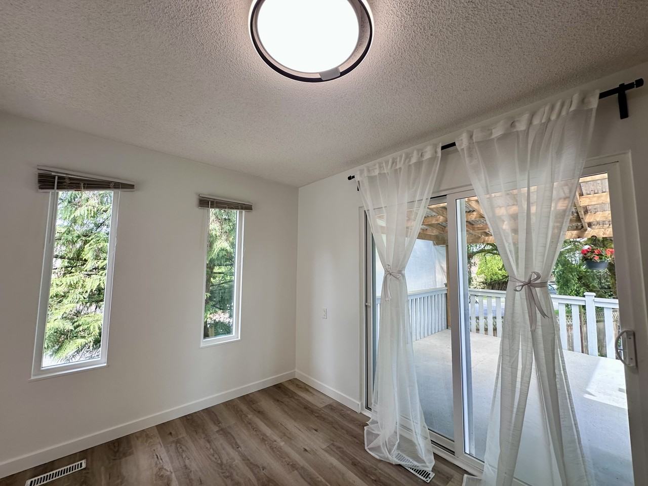 3213 Salt Spring Avenue - Photo 5 of 22
