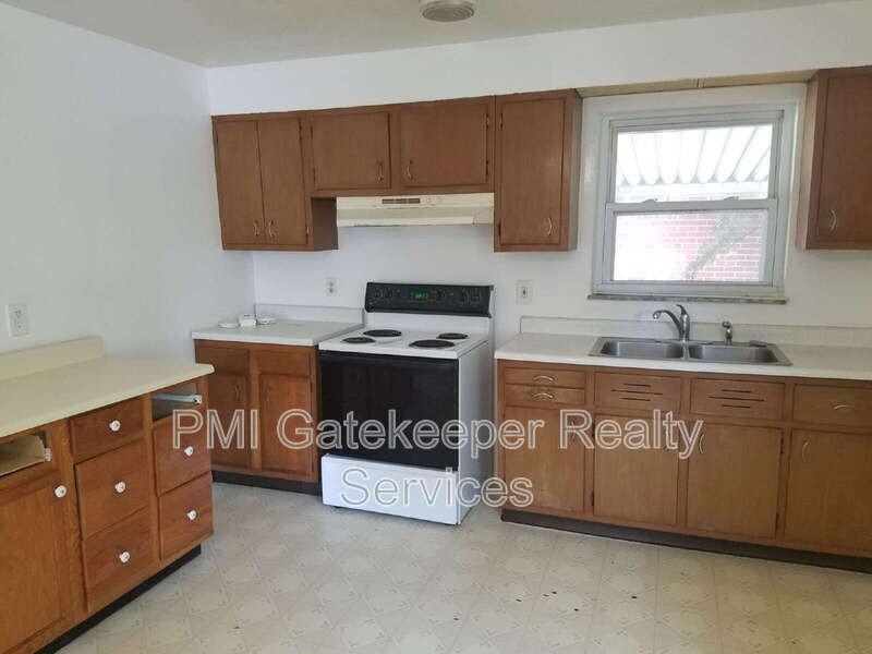 9128 Orangewood Dr - Photo 3 of 15