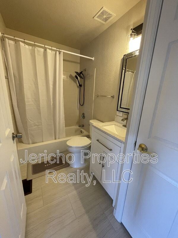 11880 W Independence Ave - Photo 3 of 18
