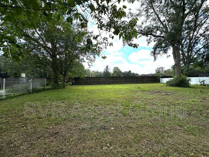 8054 Graff Ln - Photo 4 of 17
