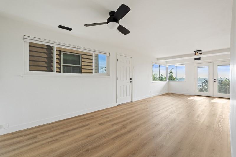 2410 37th Ave Sw - Photo 3 of 17