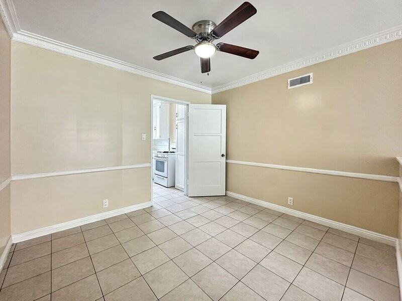 3620 Carmona Ave #C - Photo 5 of 10