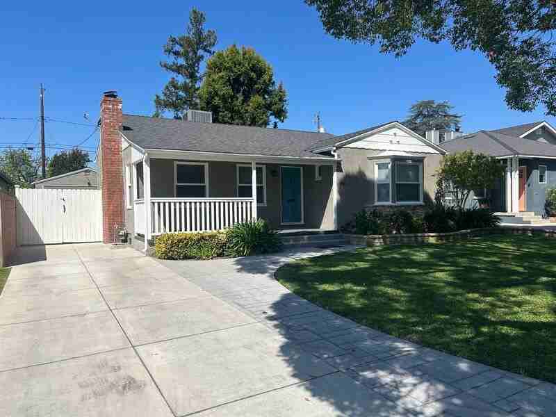 825 N Frederic St - Photo 2 of 29