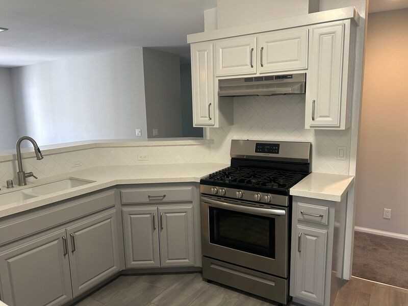 825 N Frederic St - Photo 6 of 29