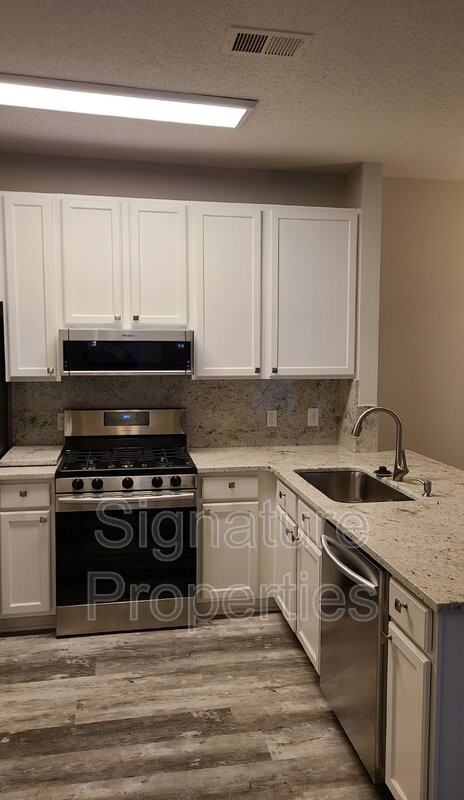 9410 Links Ln #H - Photo 5 of 9