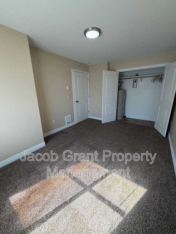 245 Opal Ct #2E - Photo 5 of 16
