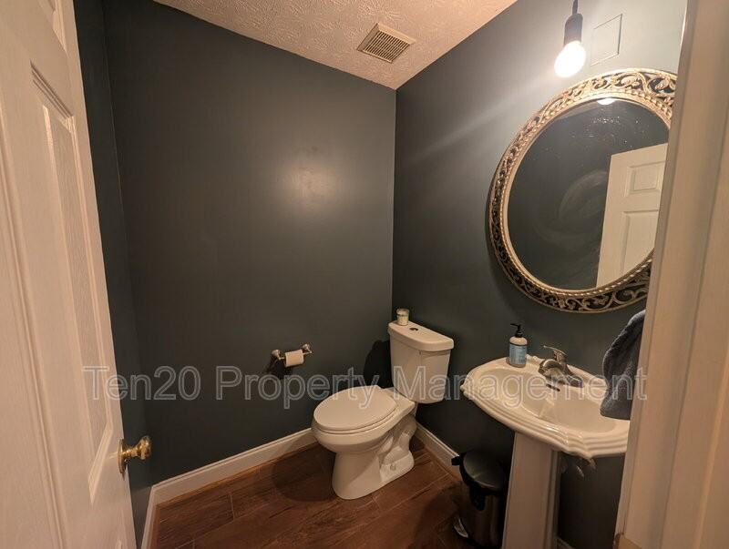 1914 Tranquil Ln - Photo 4 of 5