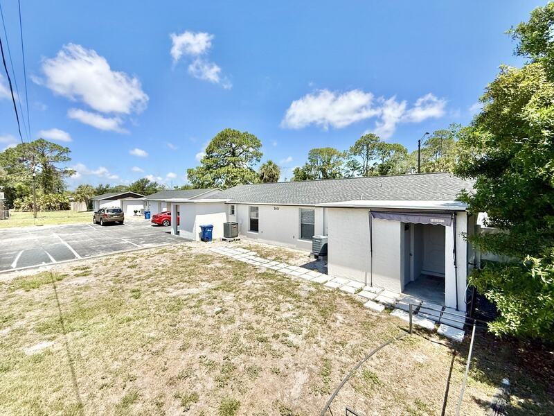 7071 Bee Ridge Rd - Photo 4 of 47