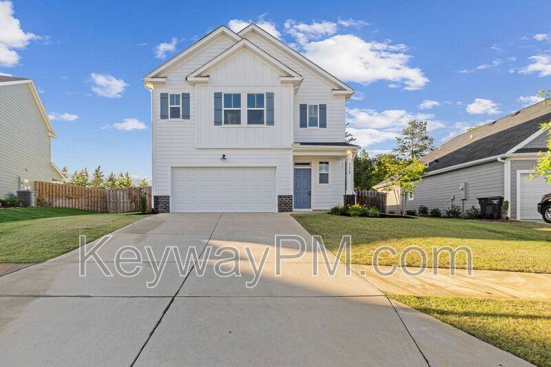 738 Woodvine Dr