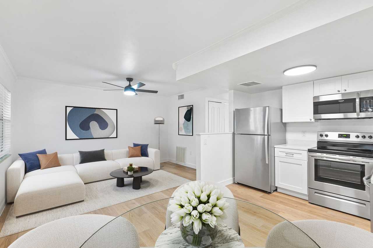 555 62nd St S - Photo 3 of 12