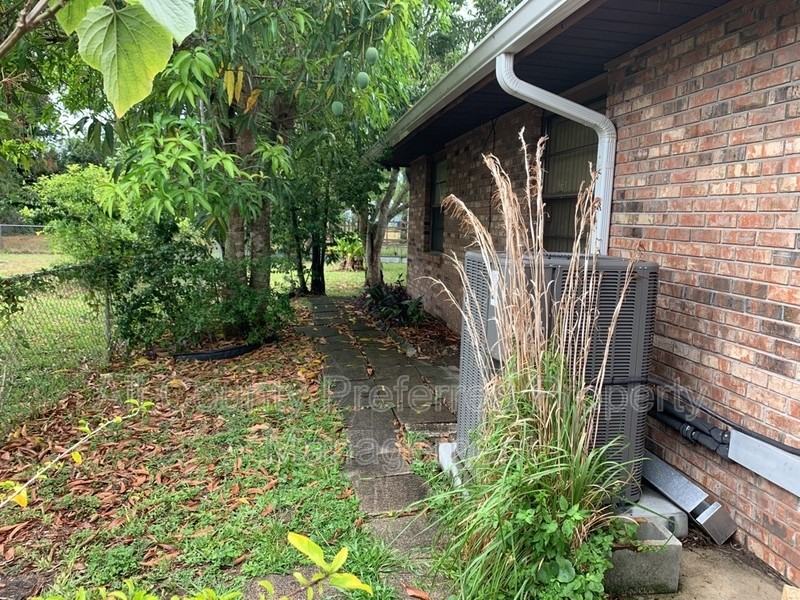 237 Emerson Dr Nw - Photo 3 of 19