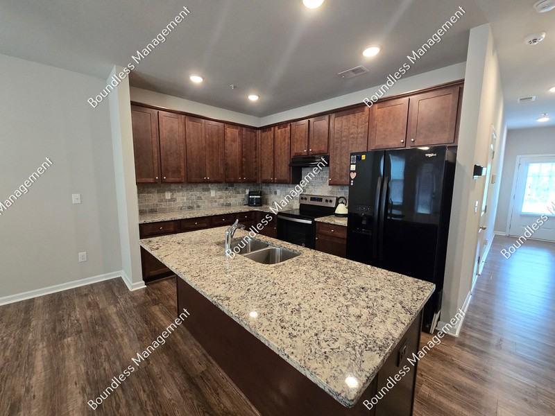 8431 Douglas Trl - Photo 5 of 18