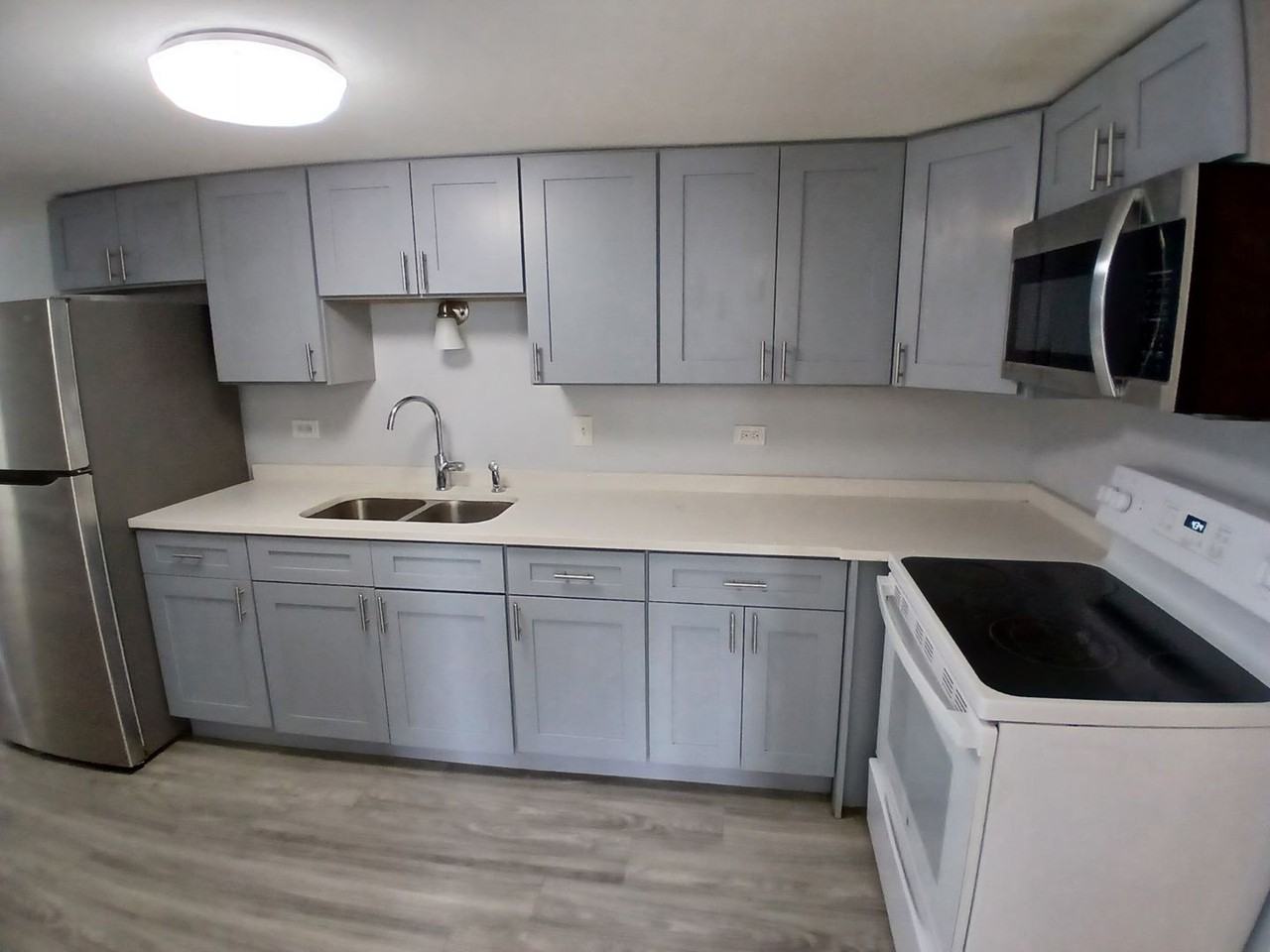 Summit Apartments - Photo 4 of 19