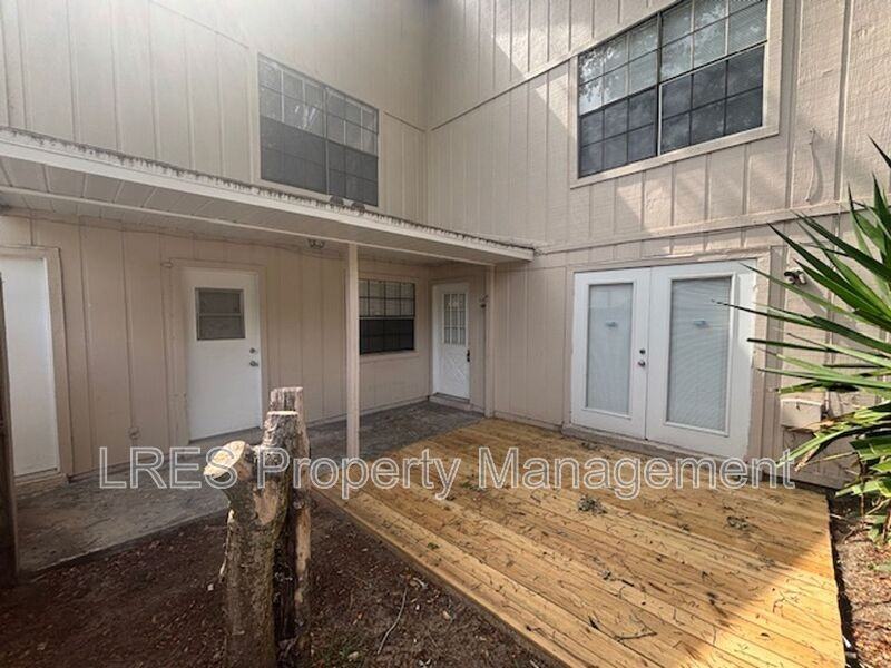 4638 Lighthouse Cir #1 - Photo 2 of 22