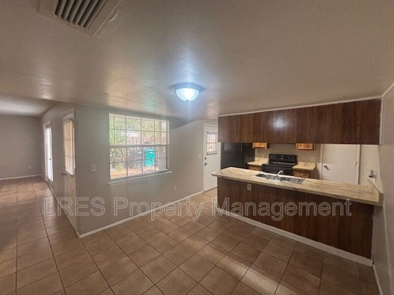 4638 Lighthouse Cir #1 - Photo 4 of 22